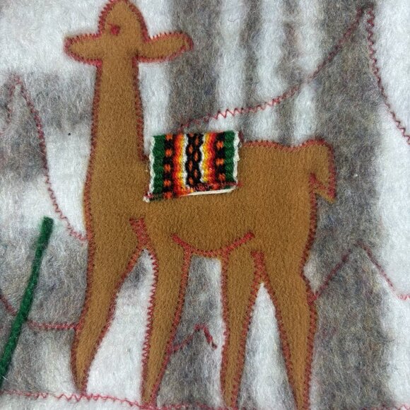Unique Handcrafted Alpaca Wool Felt Purse Embroidered Llama & Mountain Scene - Picture 7 of 9